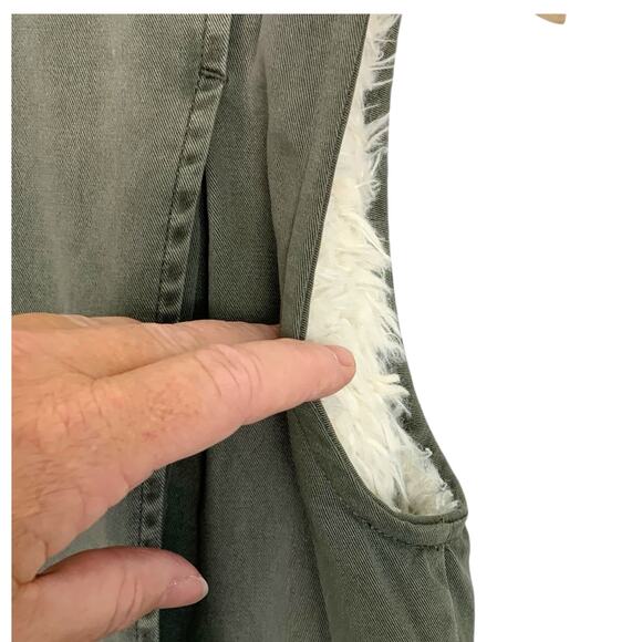 TINSEL Women's Size XS Sherpa Lined Army Green Sinch Waist Cargo Vest - Picture 10 of 12